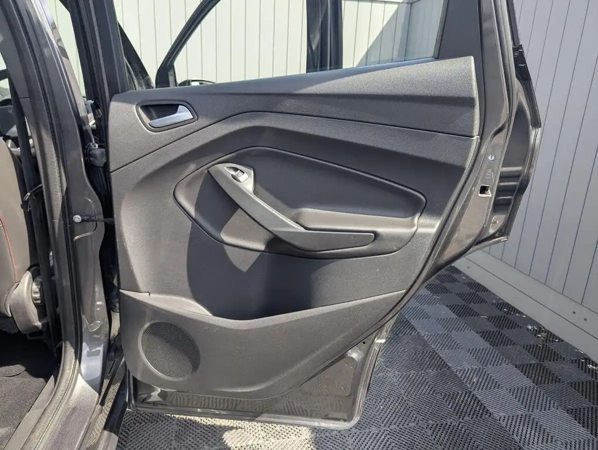 2018-ford-kuga-15t-st-line-182ps-awd-auto-big-34