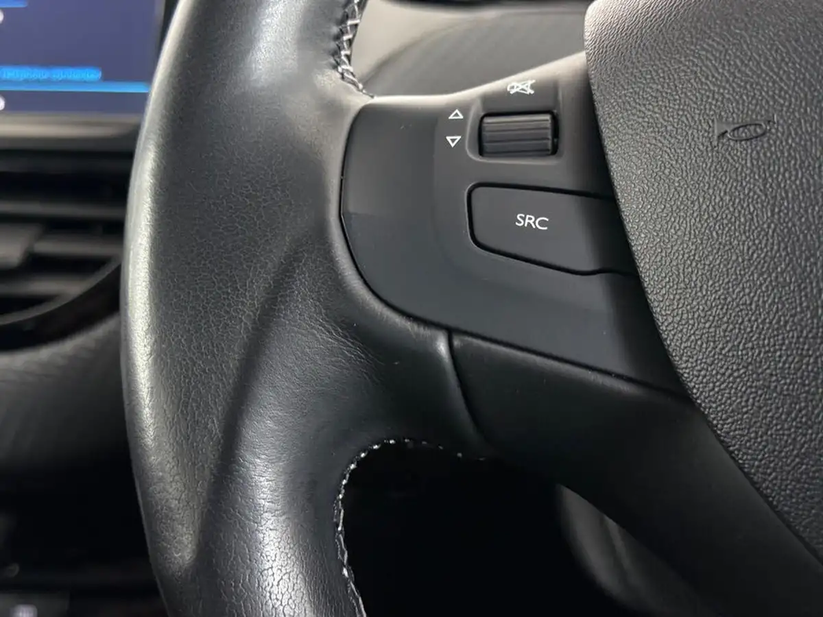 2019-peugeot-208-12-puretech-tech-edition-82bhp-big-22