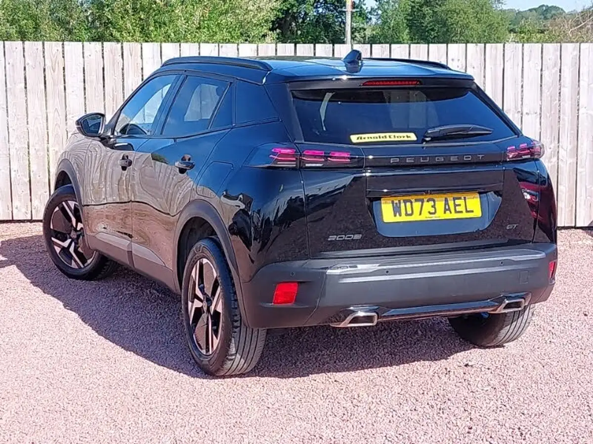 2023-peugeot-2008-suv-big-1