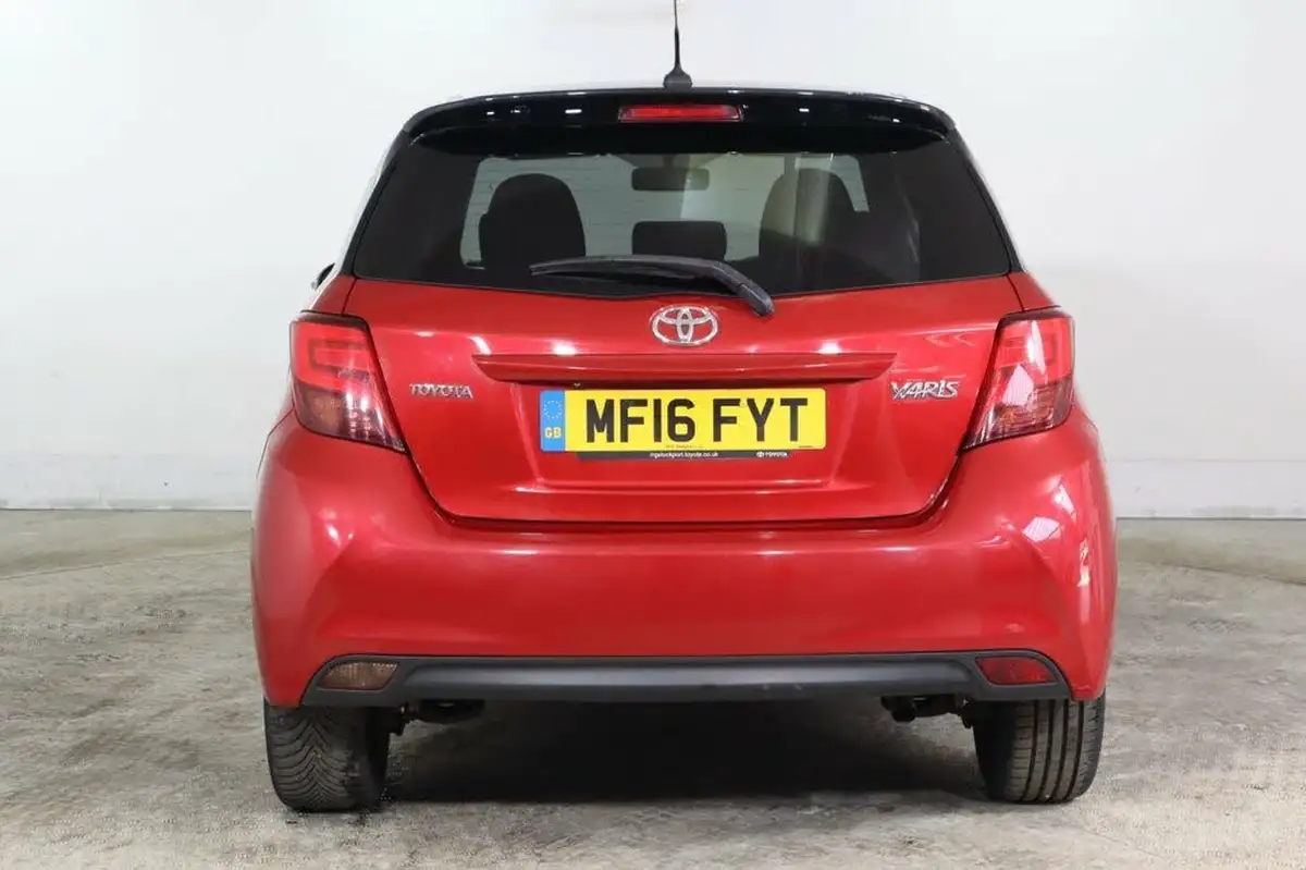 2016-toyota-yaris-133-design-big-4