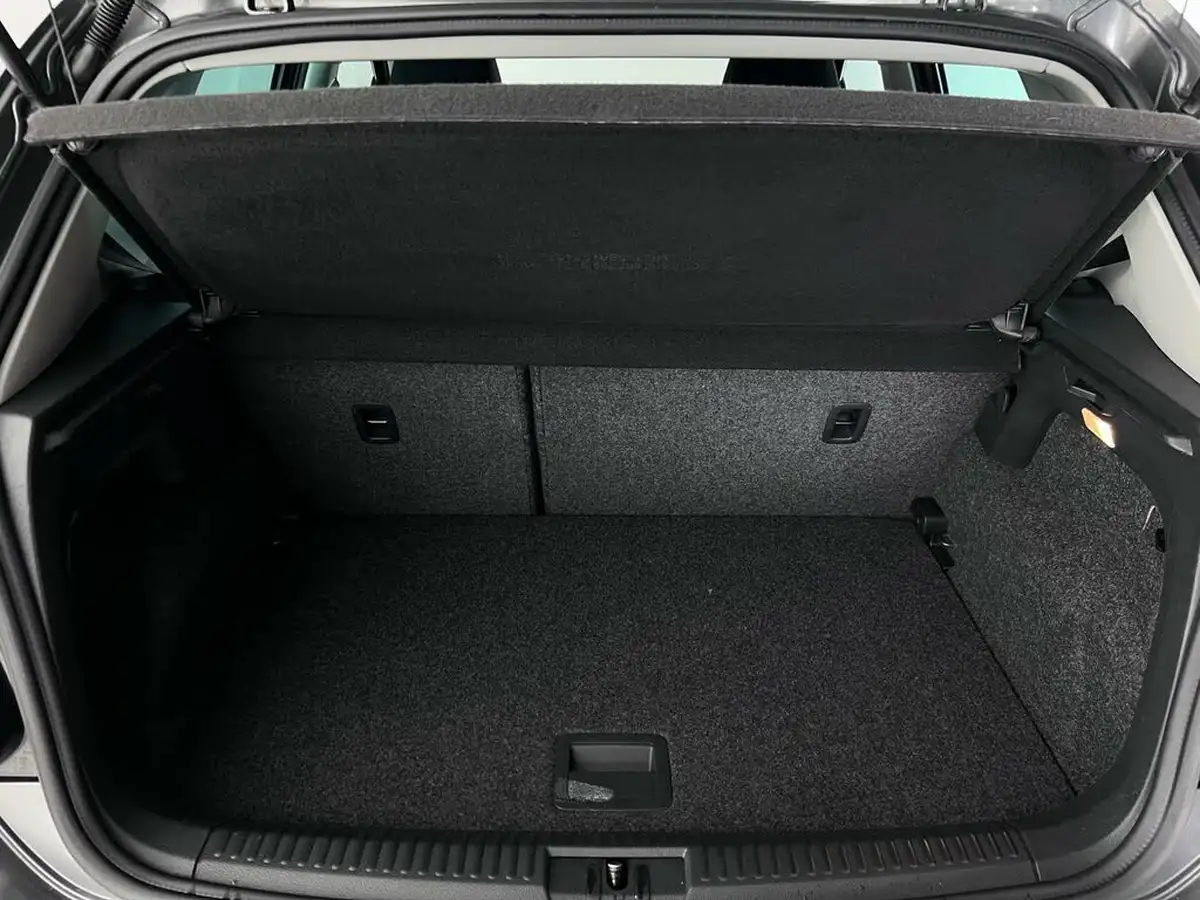 2016-volkswagen-polo-big-9