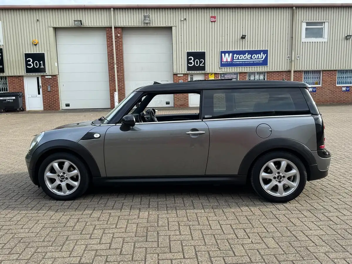 2010-mini-clubman-16-cooper-graphite-big-7