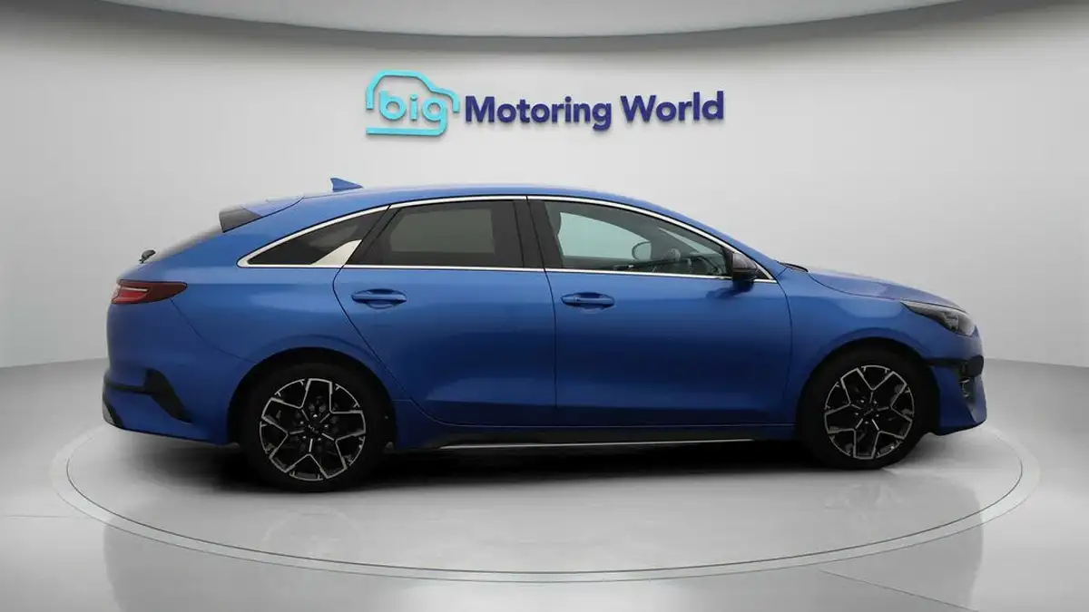 2022-kia-pro-ceed-15-t-gdi-gt-line-big-8