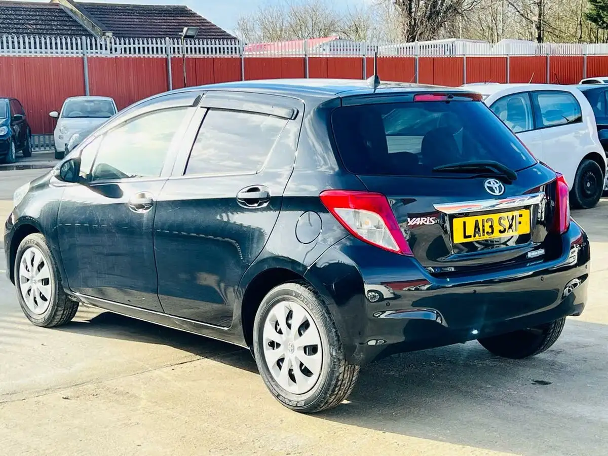 2013-toyota-yaris-133-tr-5d-m-drive-s-big-1