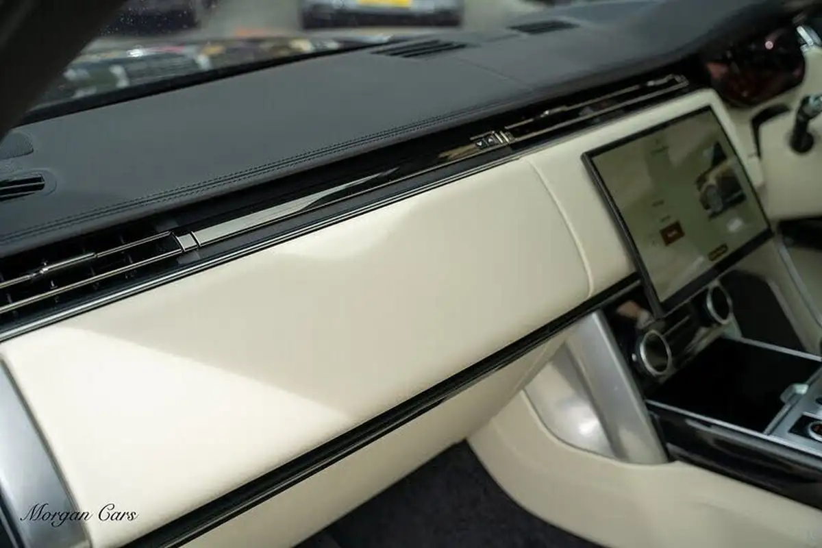 2022-land-rover-range-rover-30-p400-autobiography-big-44