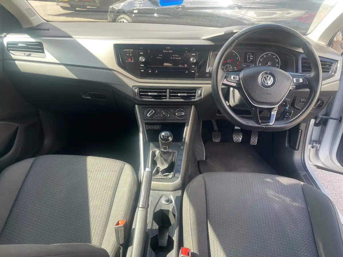 2019-volkswagen-polo-10-tsi-se-ss-big-13