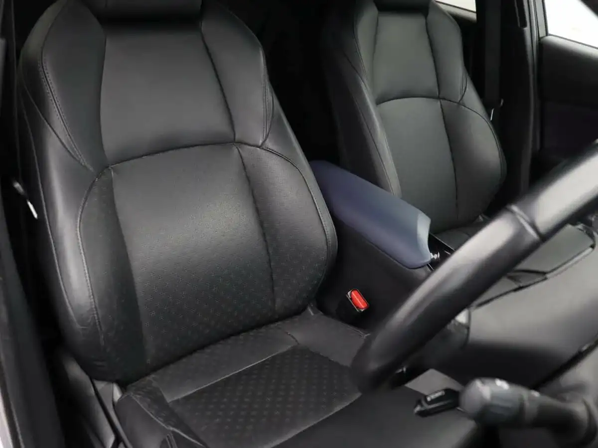2018-toyota-c-hr-12-dynamic-awd-cvt-big-8