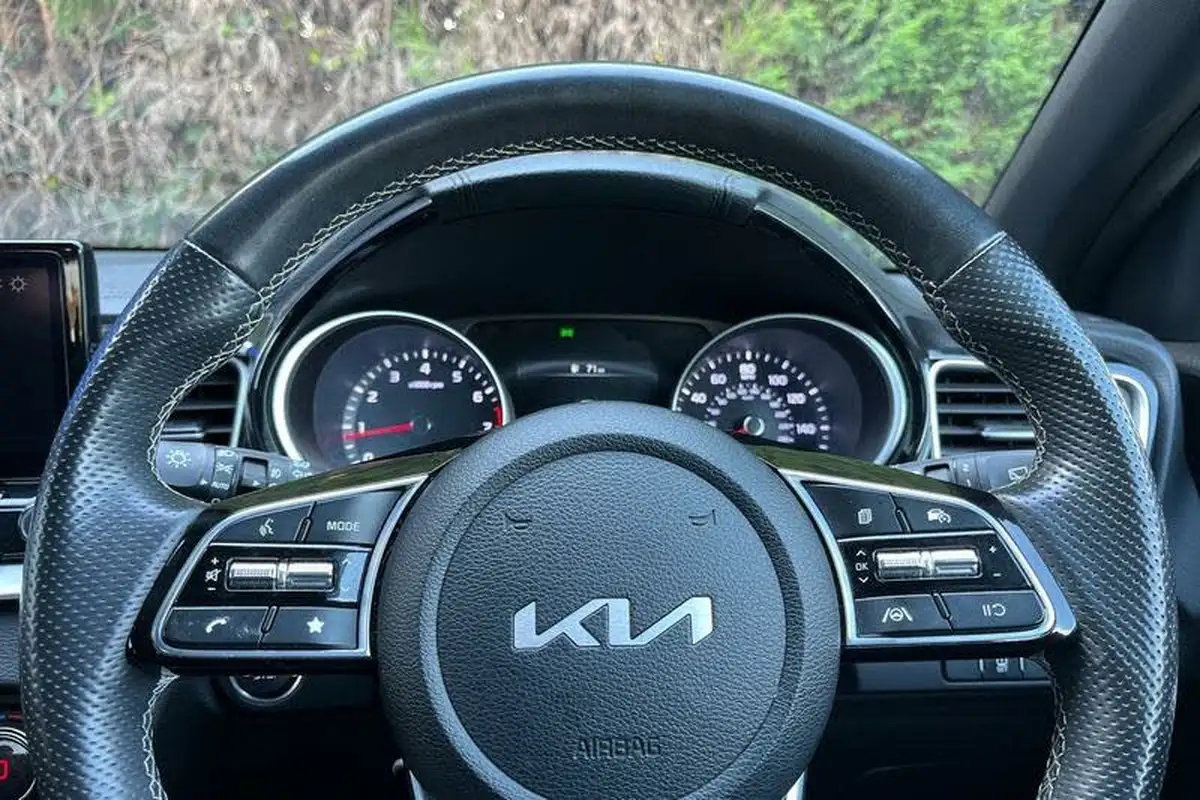 2022-kia-ceed-15-t-gdi-gt-line-big-11