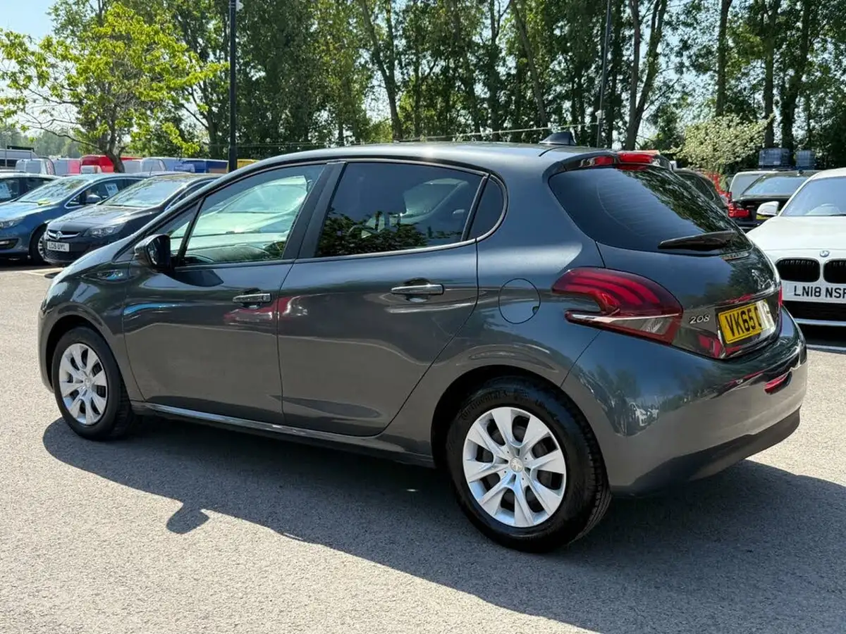 2015-peugeot-208-10-puretech-access-ac-5d-big-31