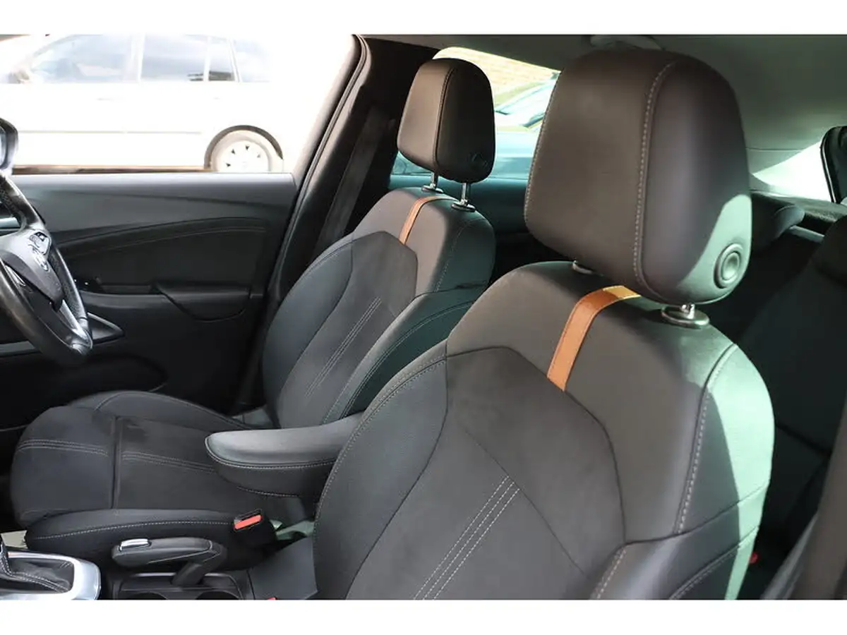 2021-vauxhall-crossland-big-32