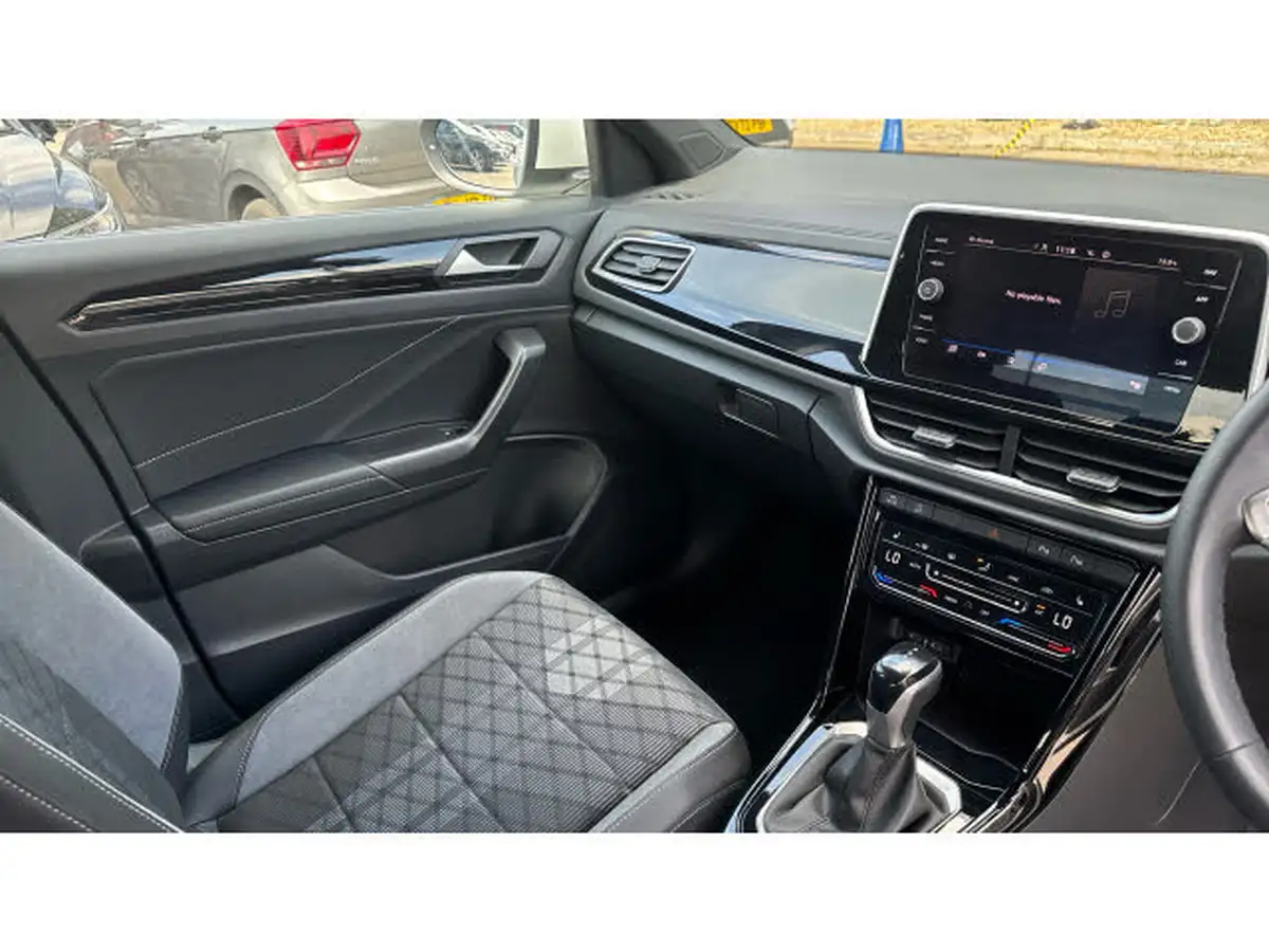 2024-volkswagen-t-roc-15-tsi-r-line-hatchback-5d-dsg-big-13