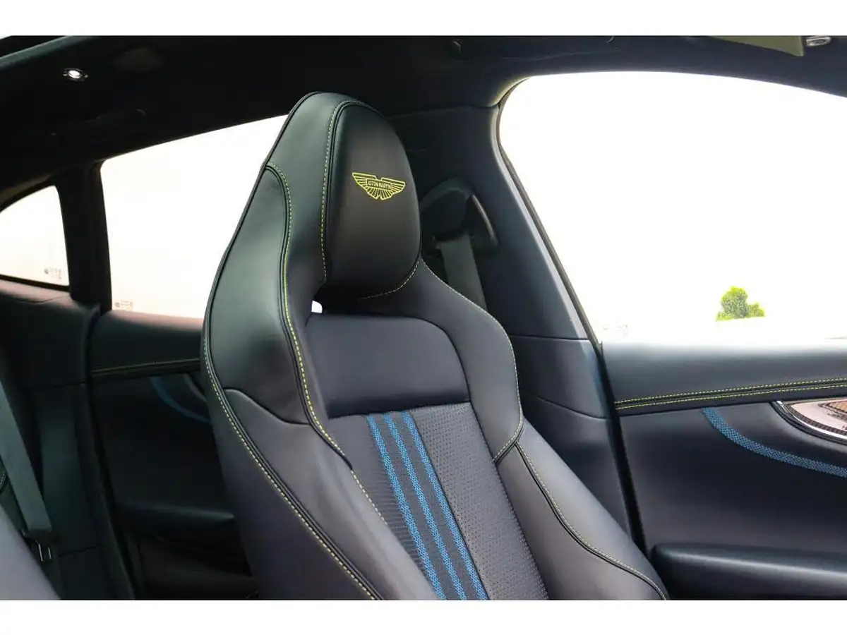2024-aston-martin-dbx-40-v8-big-19