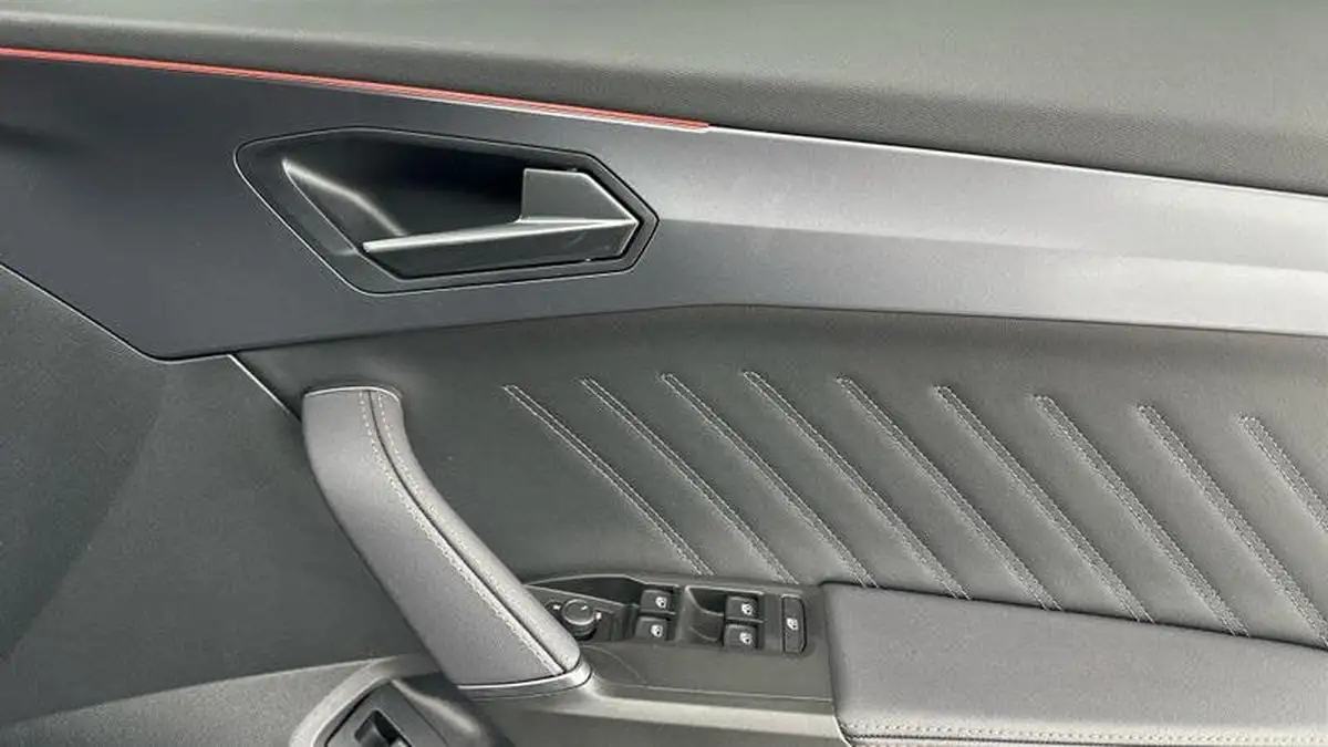 2025-cupra-formentor-15-etsi-v3-big-18