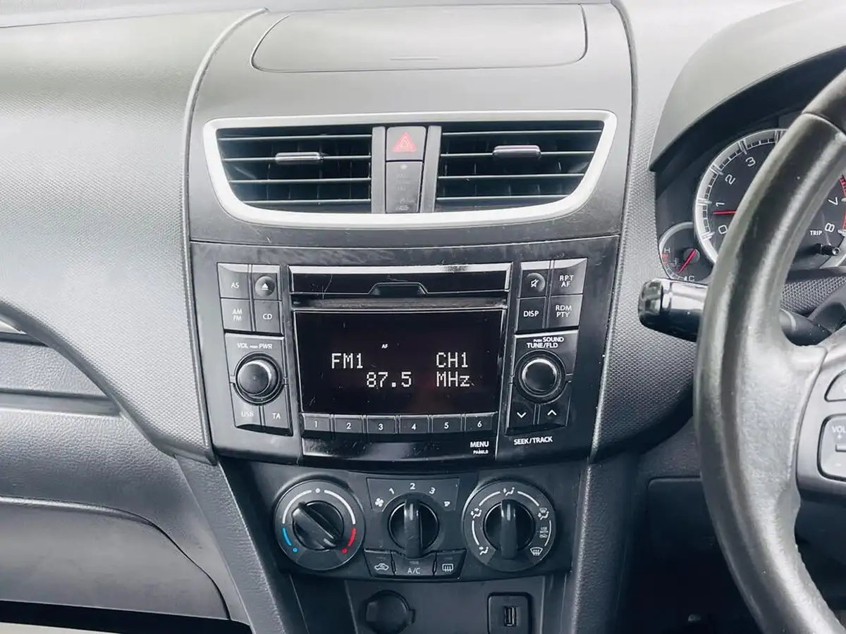 2011-suzuki-swift-12-sz3-5d-big-18