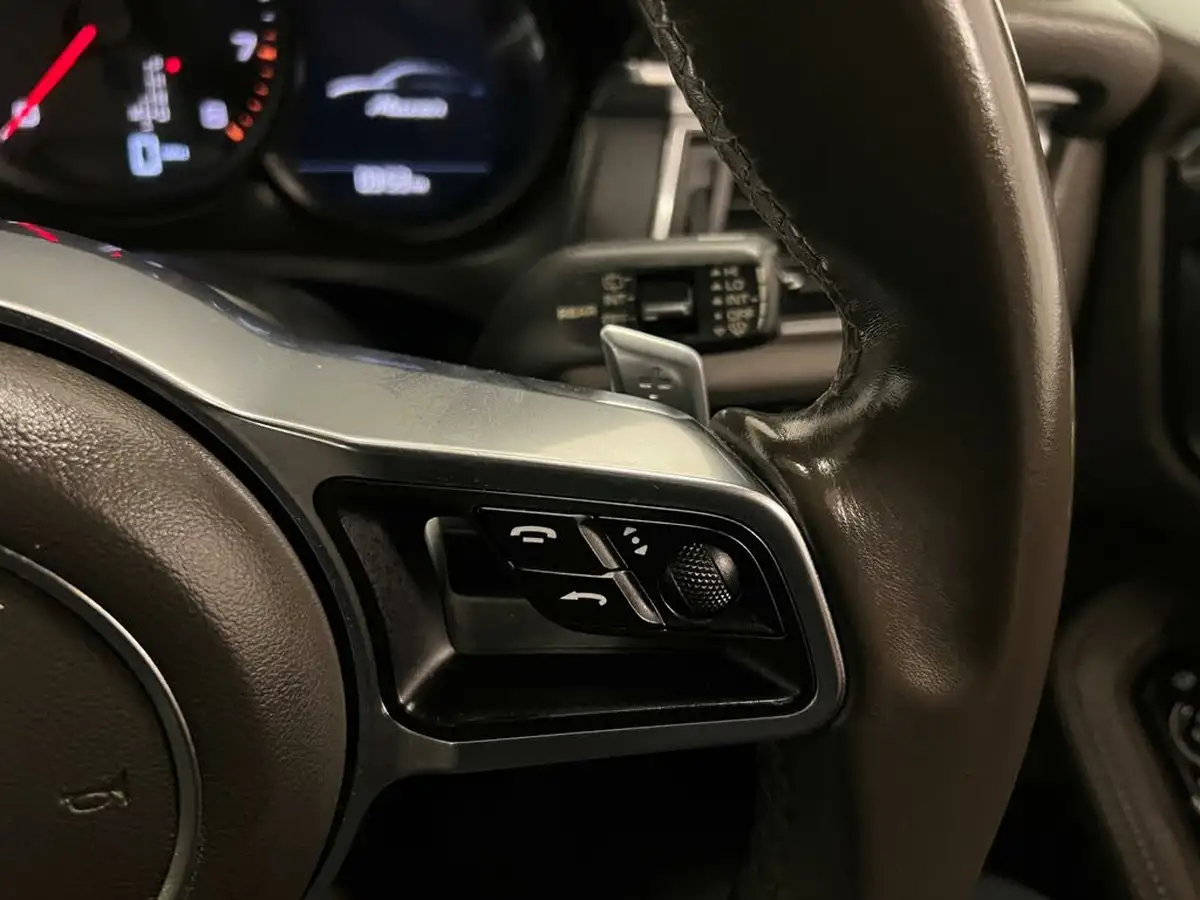 2018-porsche-macan-20-252ps-ss-big-28