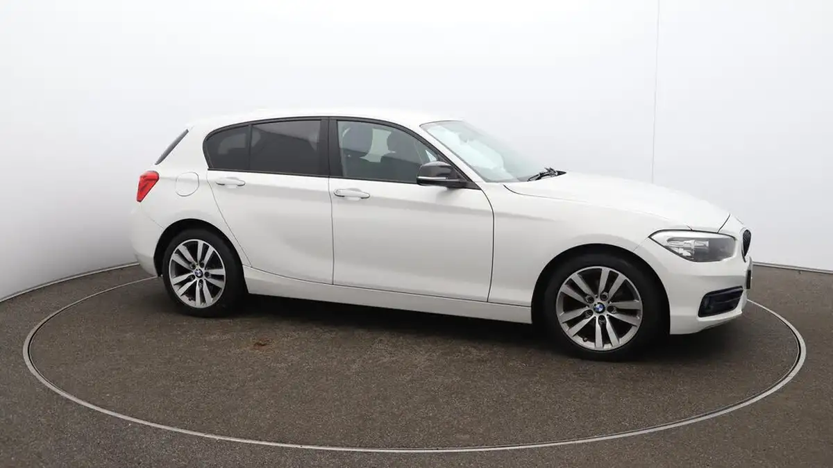 2018-bmw-1-series-15-118i-se-5d-big-44