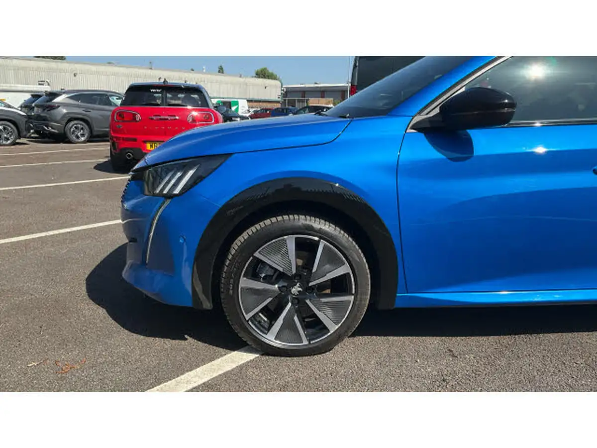2022-peugeot-208-e-gt-premium-big-25