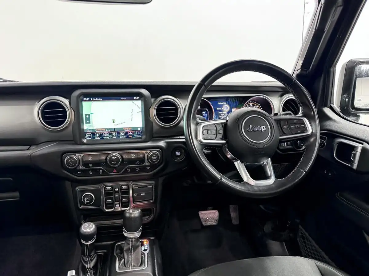 2019-jeep-wrangler-20-gme-sahara-hard-5d-big-26