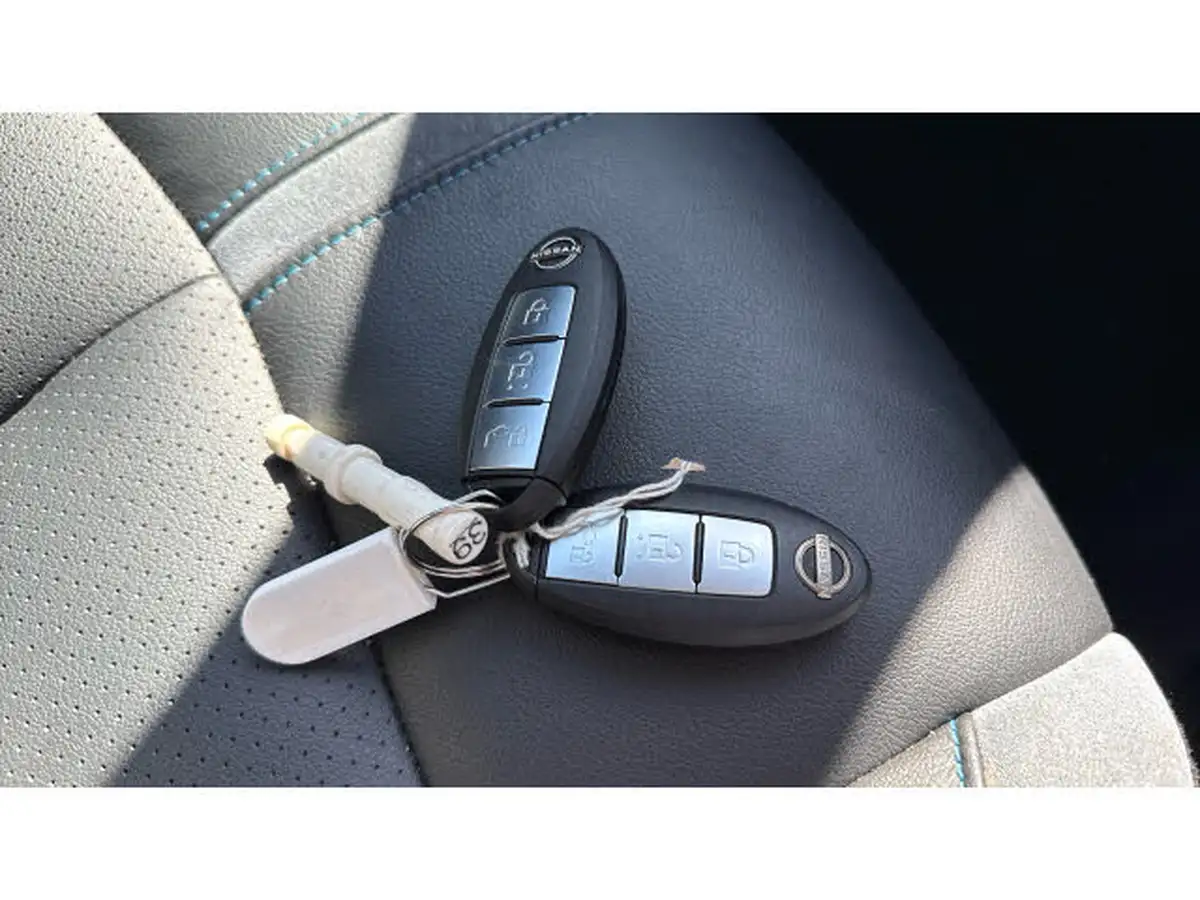 2022-nissan-leaf-e-tekna-39kwh-big-19