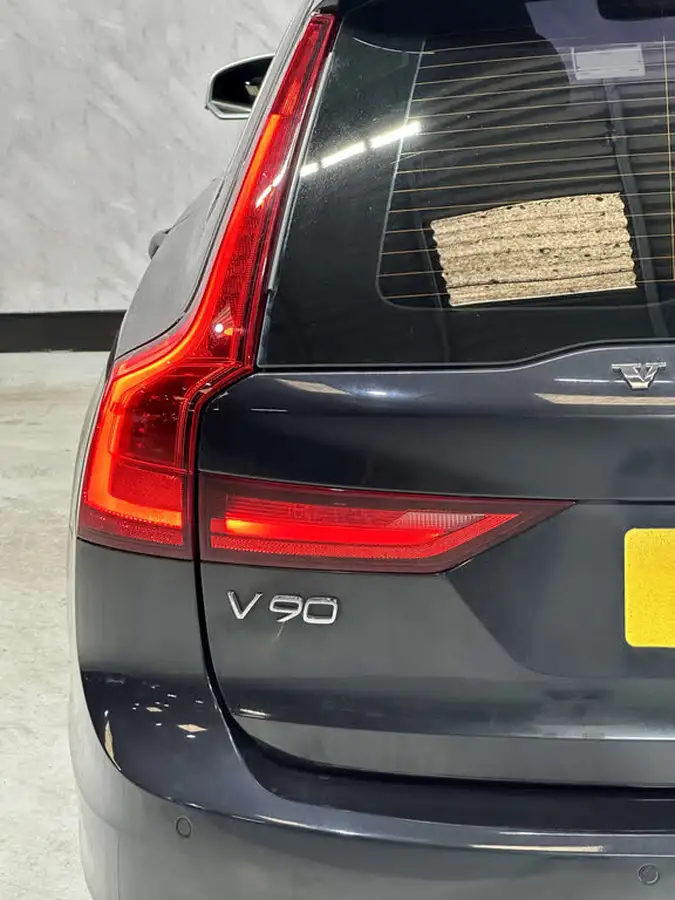 2018-volvo-v90-20td-d4-r-design-big-42