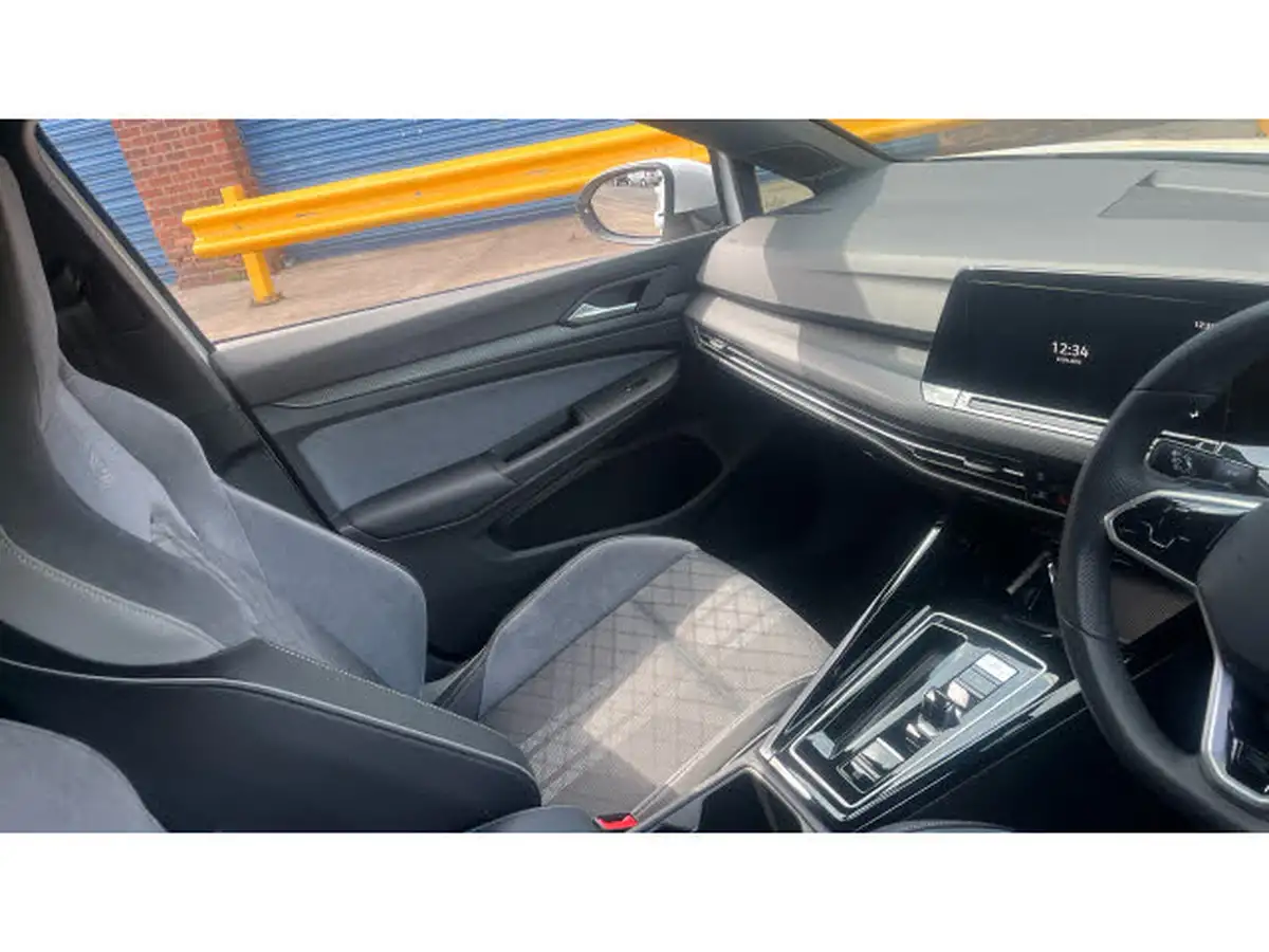 2023-volkswagen-golf-15-etsi-r-line-hatchback-big-13