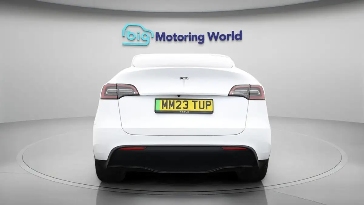 2023-tesla-model-y-e-rwd-big-6
