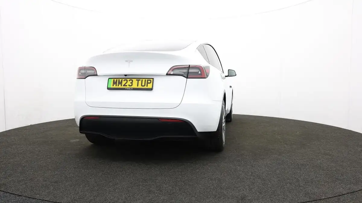 2023-tesla-model-y-e-rwd-big-78