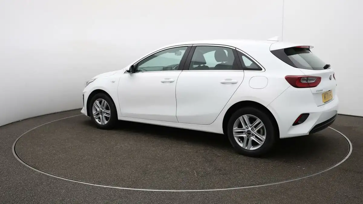 2021-kia-ceed-16crdi-2-134bhp-48v-mhev-hatchback-big-9
