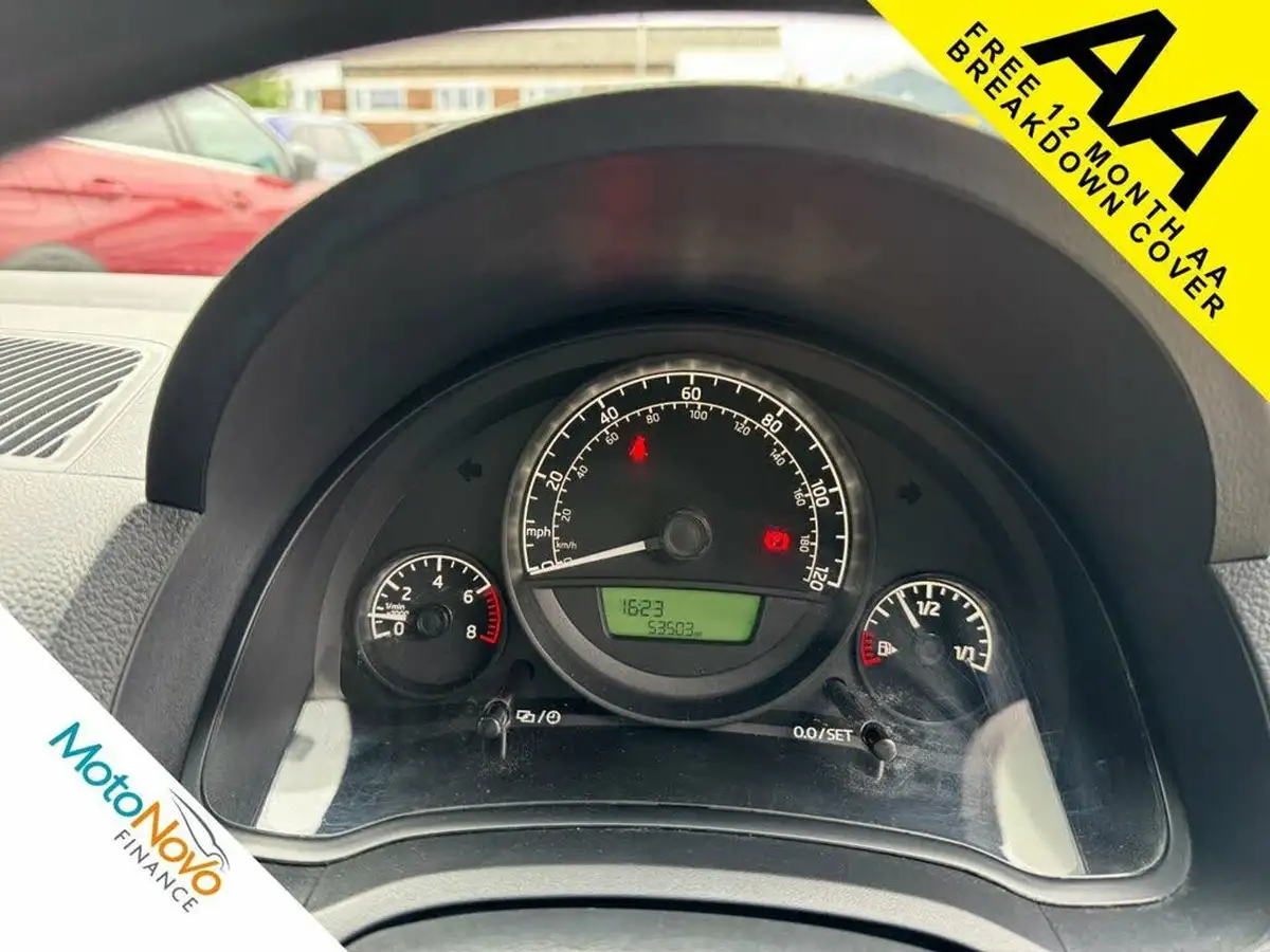 2014-skoda-citigo-10-black-edition-3d-big-19