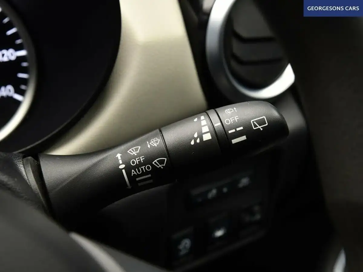 2022-nissan-micra-10-ig-t-kiiro-cvt-big-35