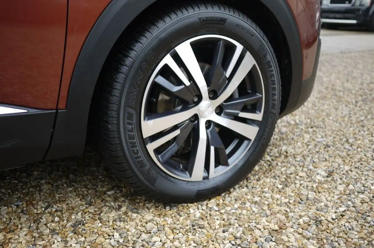 2018-peugeot-3008-suv-20-bluehdi-gt-line-20bluehdi-150bhp-big-19