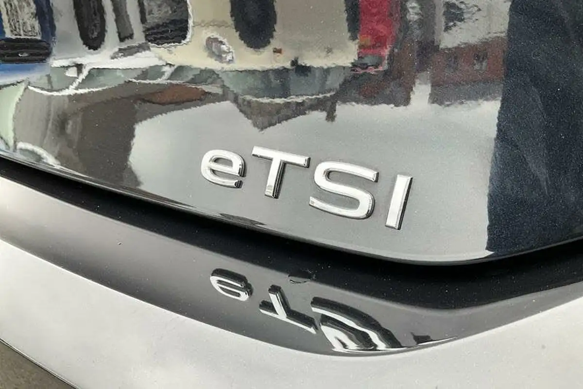2020-volkswagen-golf-15-etsi-life-150ps-hatchback-big-38
