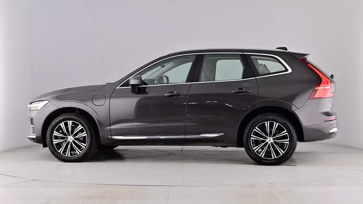 2021-volvo-xc60-20-t6-inscription-350bhp-big-61