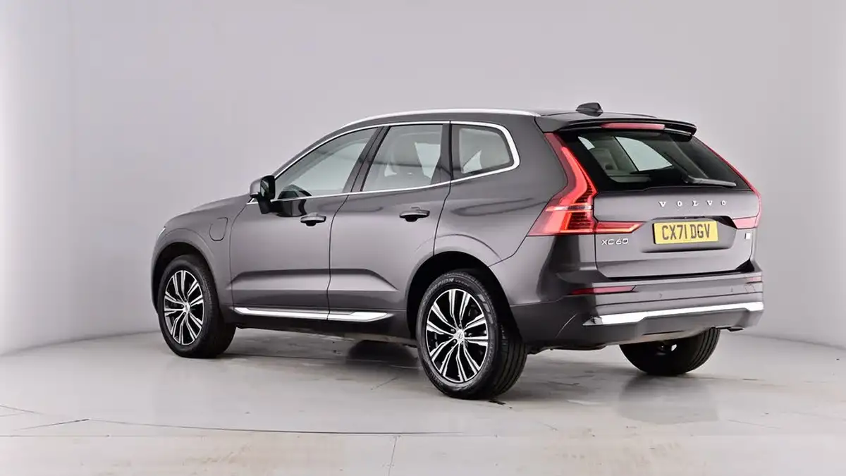 2021-volvo-xc60-20-t6-inscription-350bhp-big-65