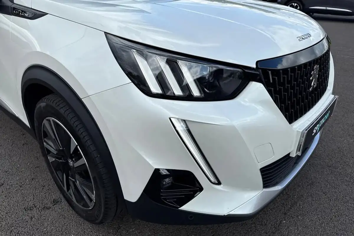 2020-peugeot-2008-suv-12-puretech-gt-line-big-24