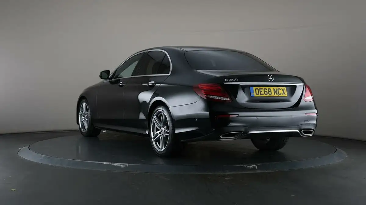 2019-mercedes-benz-e-class-20-e200-amg-line-saloon-4d-big-67