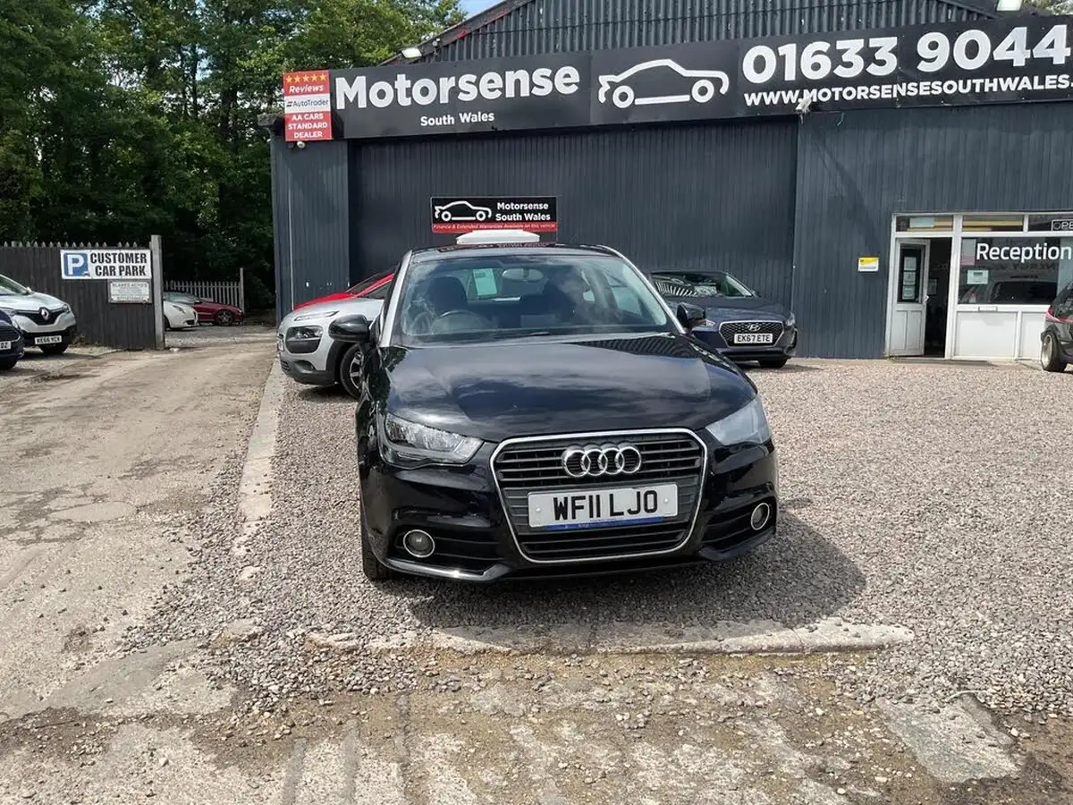 2011-audi-a1-14-sport-tfsi-hatchback-3d-big-44