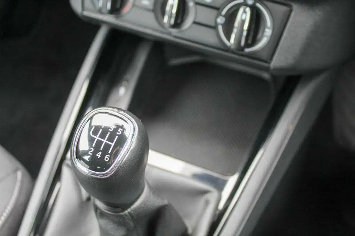 2023-skoda-kamiq-10-tsi-se-109ps-big-26
