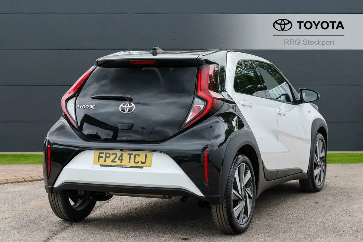 2024-toyota-aygo-x-10-vvt-i-edge-big-1