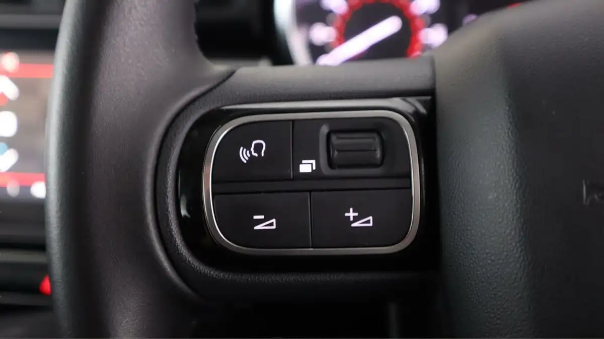 2019-citroen-c3-12-puretech-flair-110ps-ss-big-21