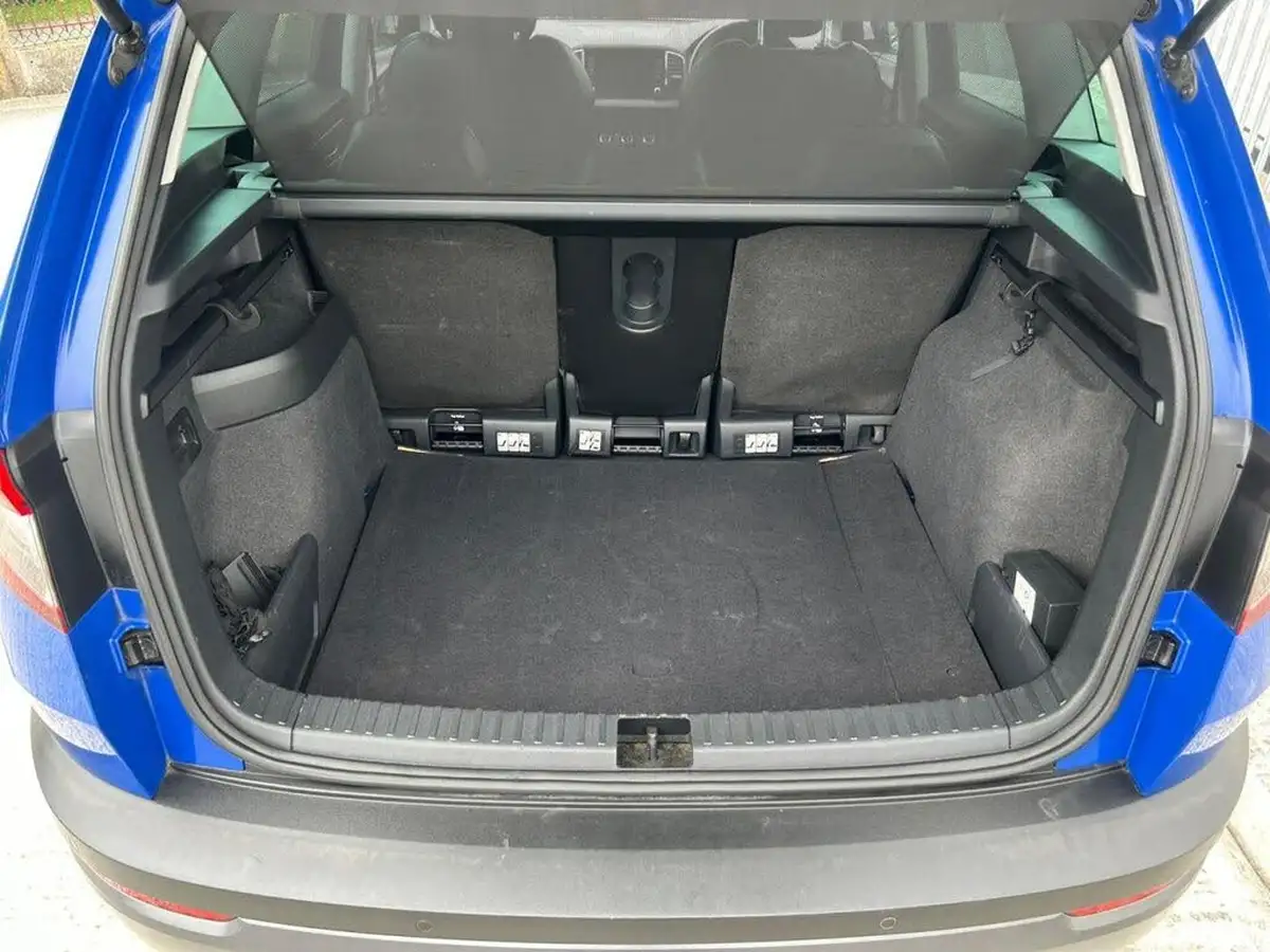 2018-skoda-karoq-20tdi-scr-se-l-dsg-big-5