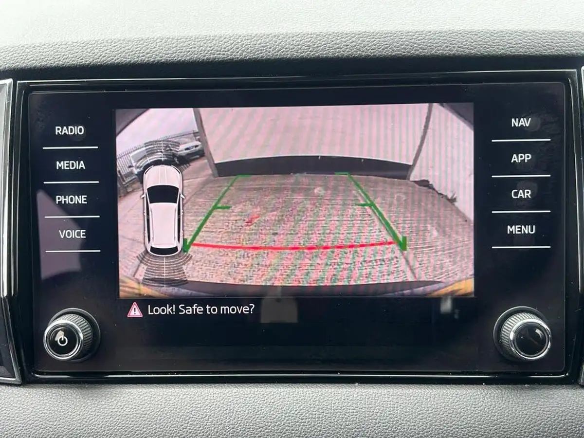 2018-skoda-karoq-20tdi-scr-se-l-dsg-big-29