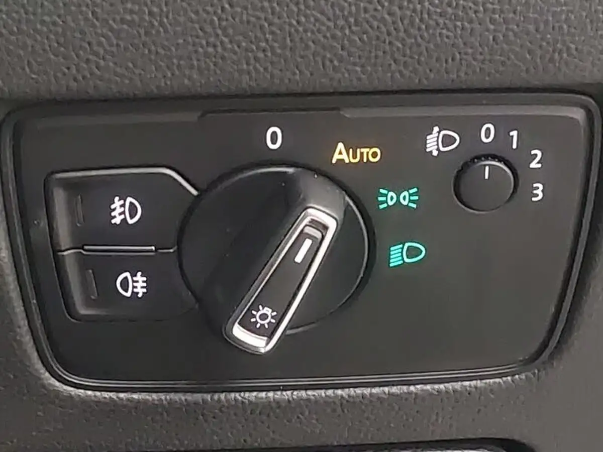2017-volkswagen-passat-20tdi-gt-150ps-ss-estate-5d-dsg-big-12