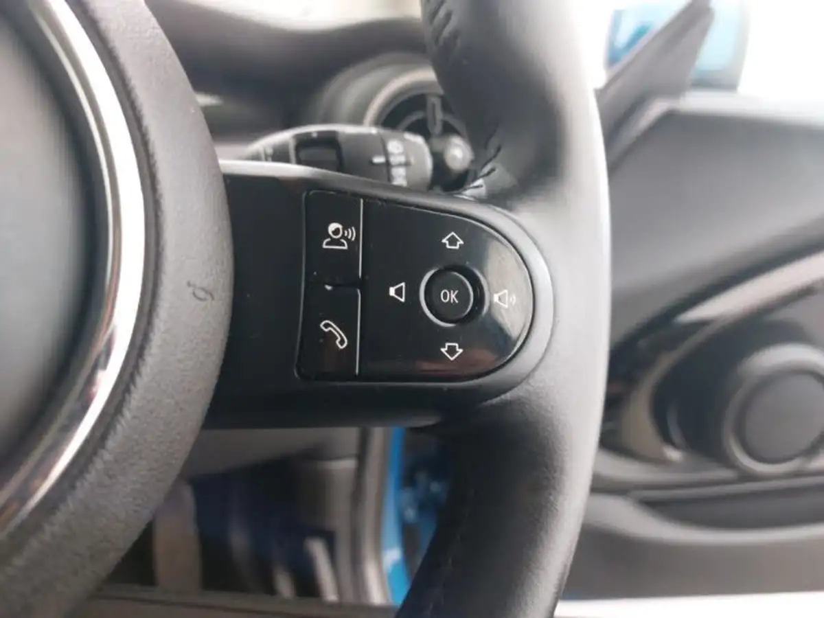 2022-mini-cooper-15-cooper-classic-hatchback-3d-big-13
