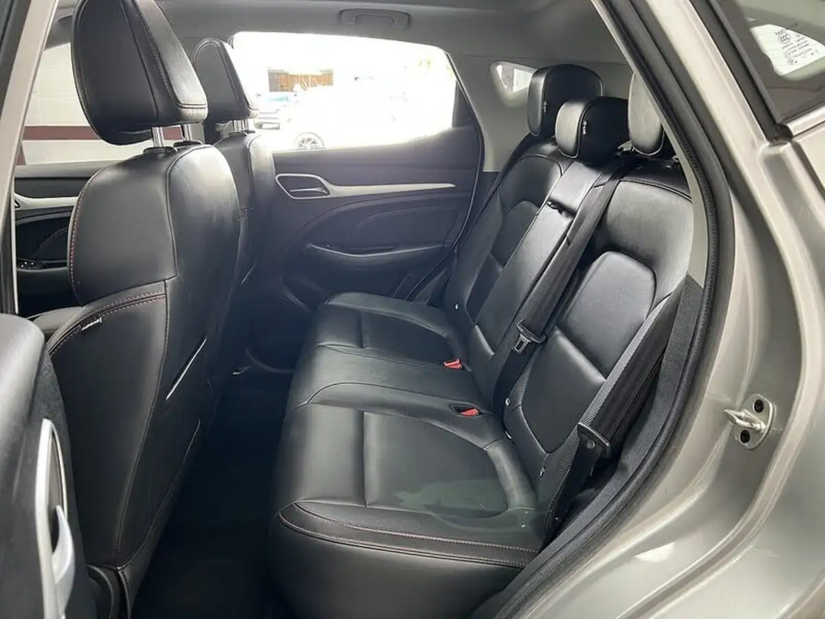 2022-mg-zs-suv-e-trophy-ev-176ps-big-18