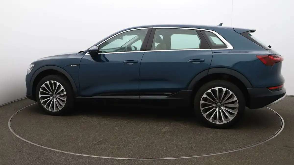 2019-audi-e-tron-55e-big-53