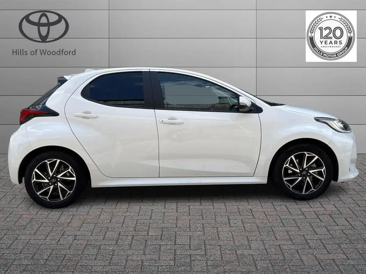 2023-toyota-yaris-15-vvt-i-design-big-1