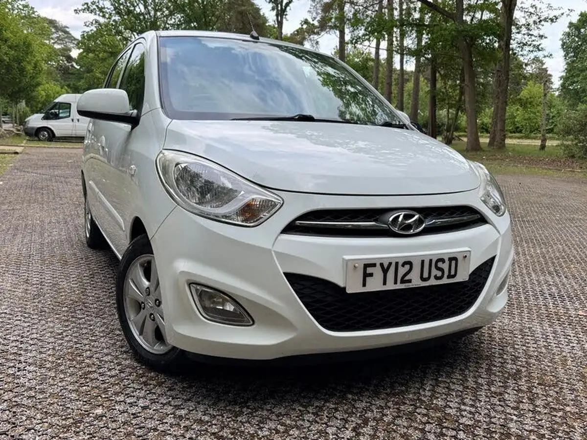 2012-hyundai-i10-12-active-big-0