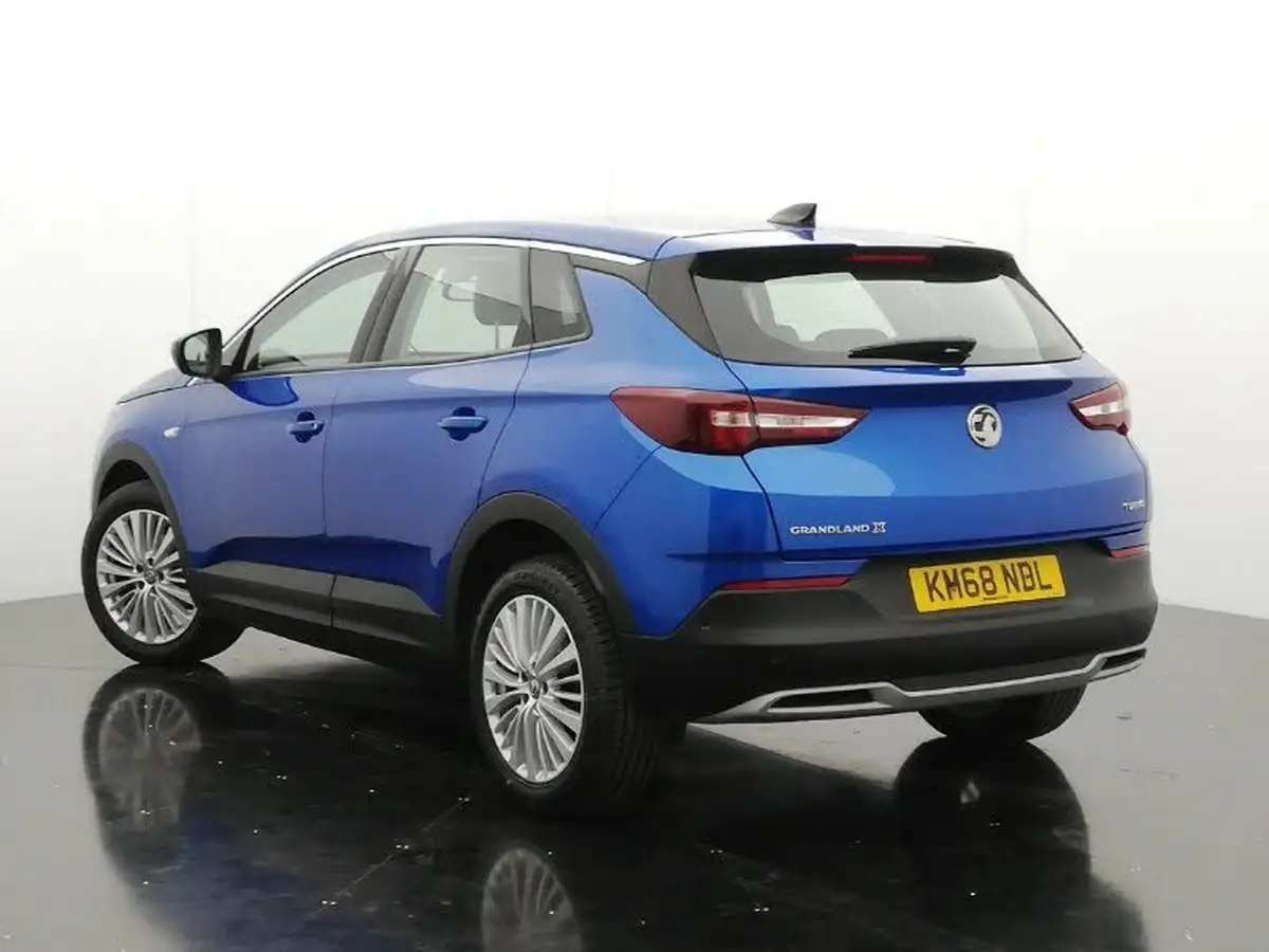 2018-vauxhall-grandland-x-12-tech-line-nav-130ps-big-1