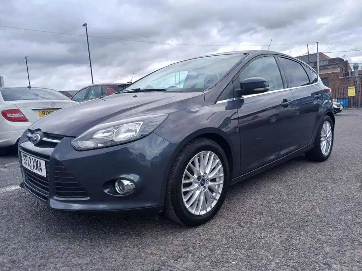 2013-ford-focus-10-zetec-100ps-hatchback-big-15